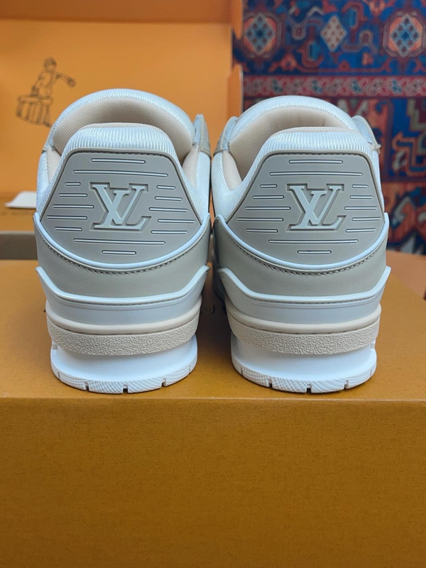 ルイヴィトン靴着用イメージ